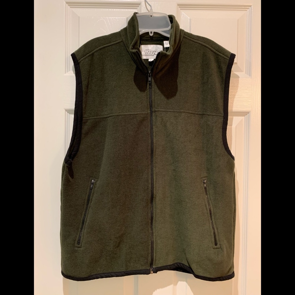 NWT Mens fleece vest